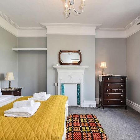 Traditional 3-Bed Property In Pontcanna With Parking Cardiff Luaran gambar