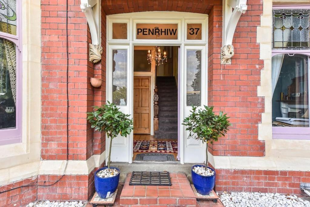Traditional 3-Bed Property In Pontcanna With Parking Cardiff Luaran gambar