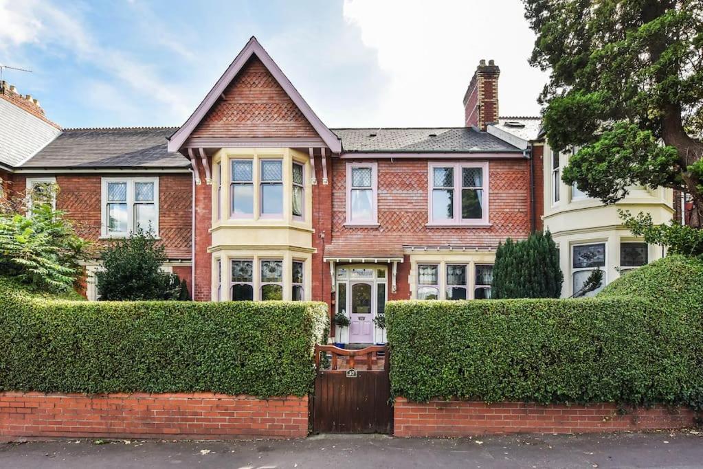 Traditional 3-Bed Property In Pontcanna With Parking Cardiff Luaran gambar