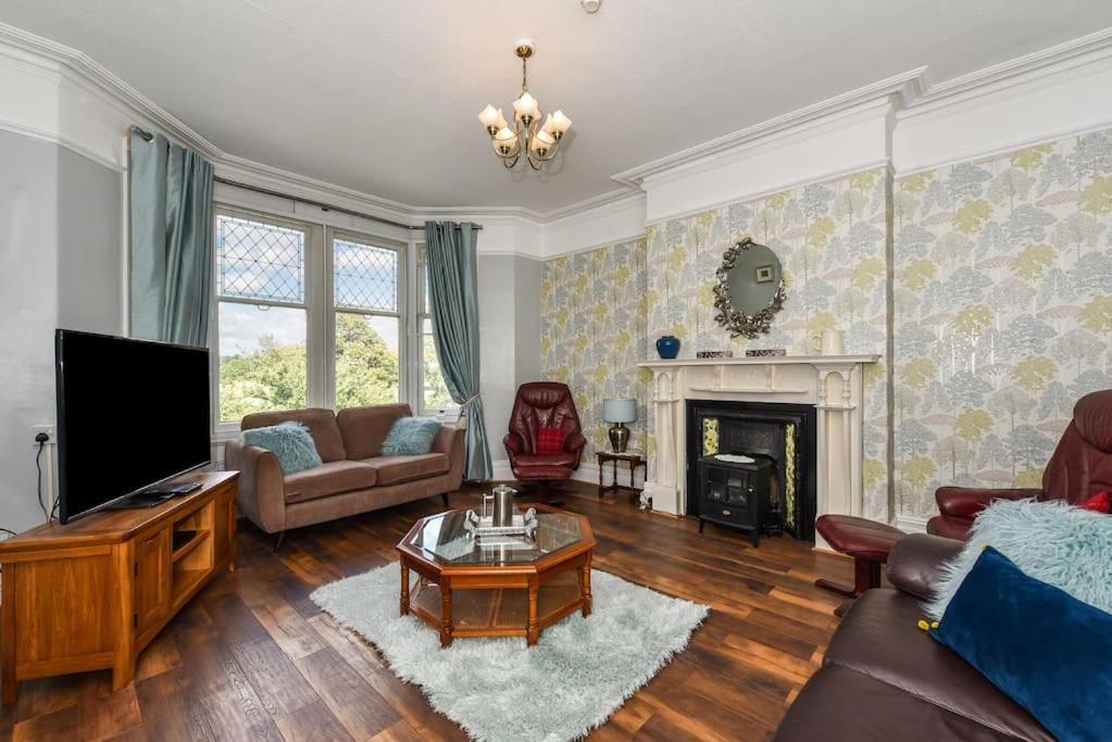 Traditional 3-Bed Property In Pontcanna With Parking Cardiff Luaran gambar