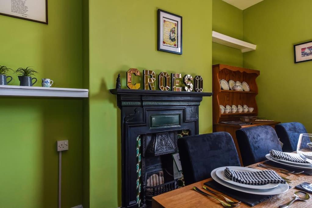 Traditional 3-Bed Property In Pontcanna With Parking Cardiff Luaran gambar