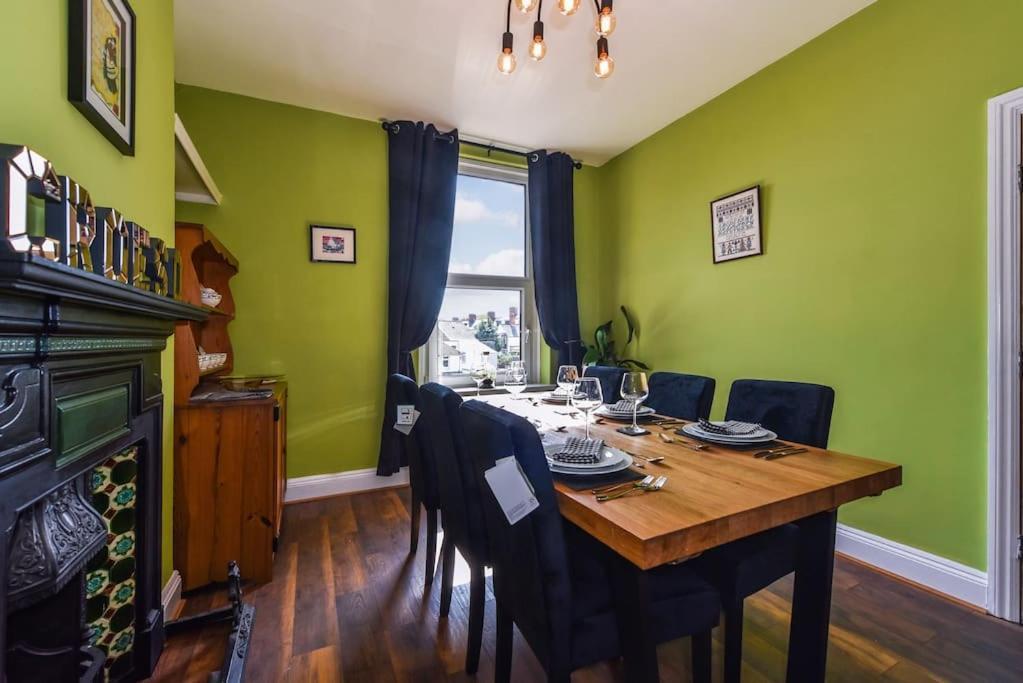 Traditional 3-Bed Property In Pontcanna With Parking Cardiff Luaran gambar