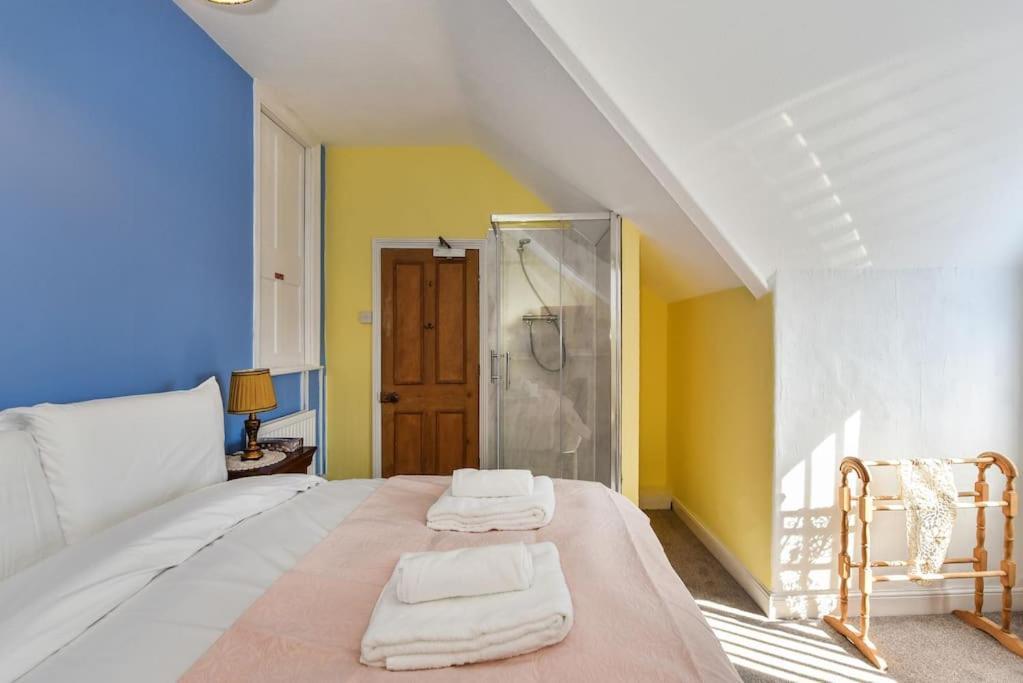 Traditional 3-Bed Property In Pontcanna With Parking Cardiff Luaran gambar