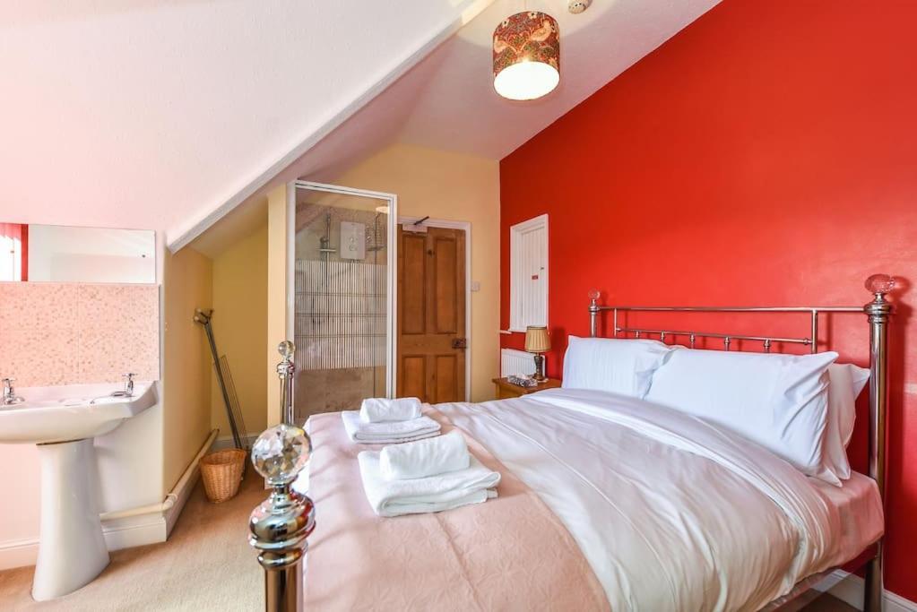 Traditional 3-Bed Property In Pontcanna With Parking Cardiff Luaran gambar