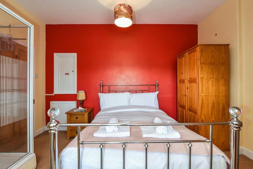 Traditional 3-Bed Property In Pontcanna With Parking Cardiff Luaran gambar