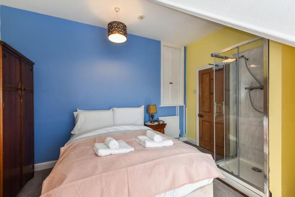 Traditional 3-Bed Property In Pontcanna With Parking Cardiff Luaran gambar