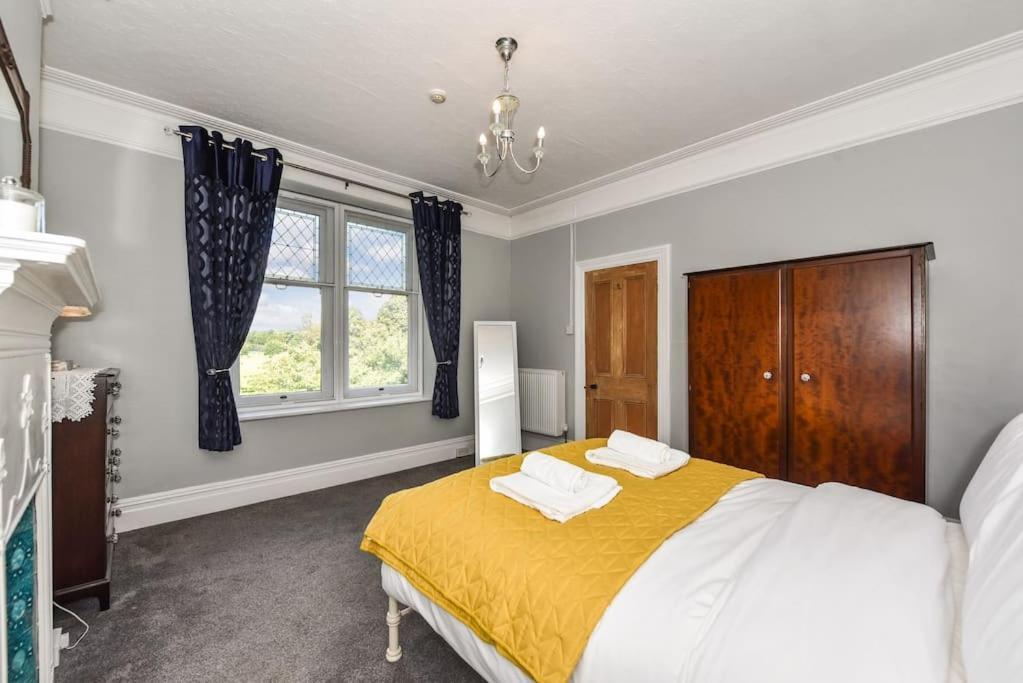 Traditional 3-Bed Property In Pontcanna With Parking Cardiff Luaran gambar