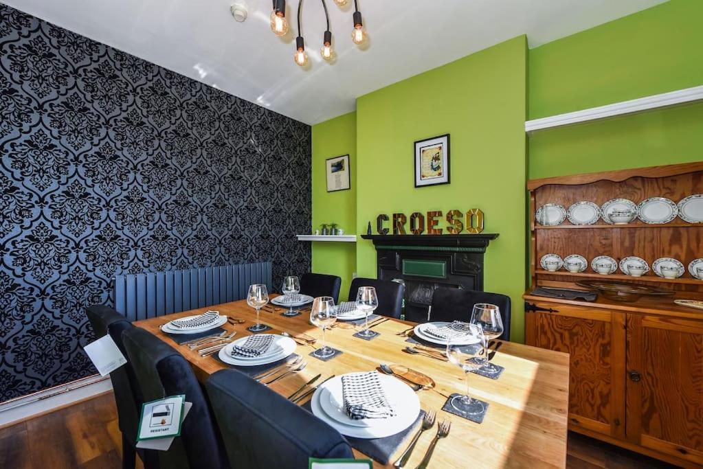 Traditional 3-Bed Property In Pontcanna With Parking Cardiff Luaran gambar